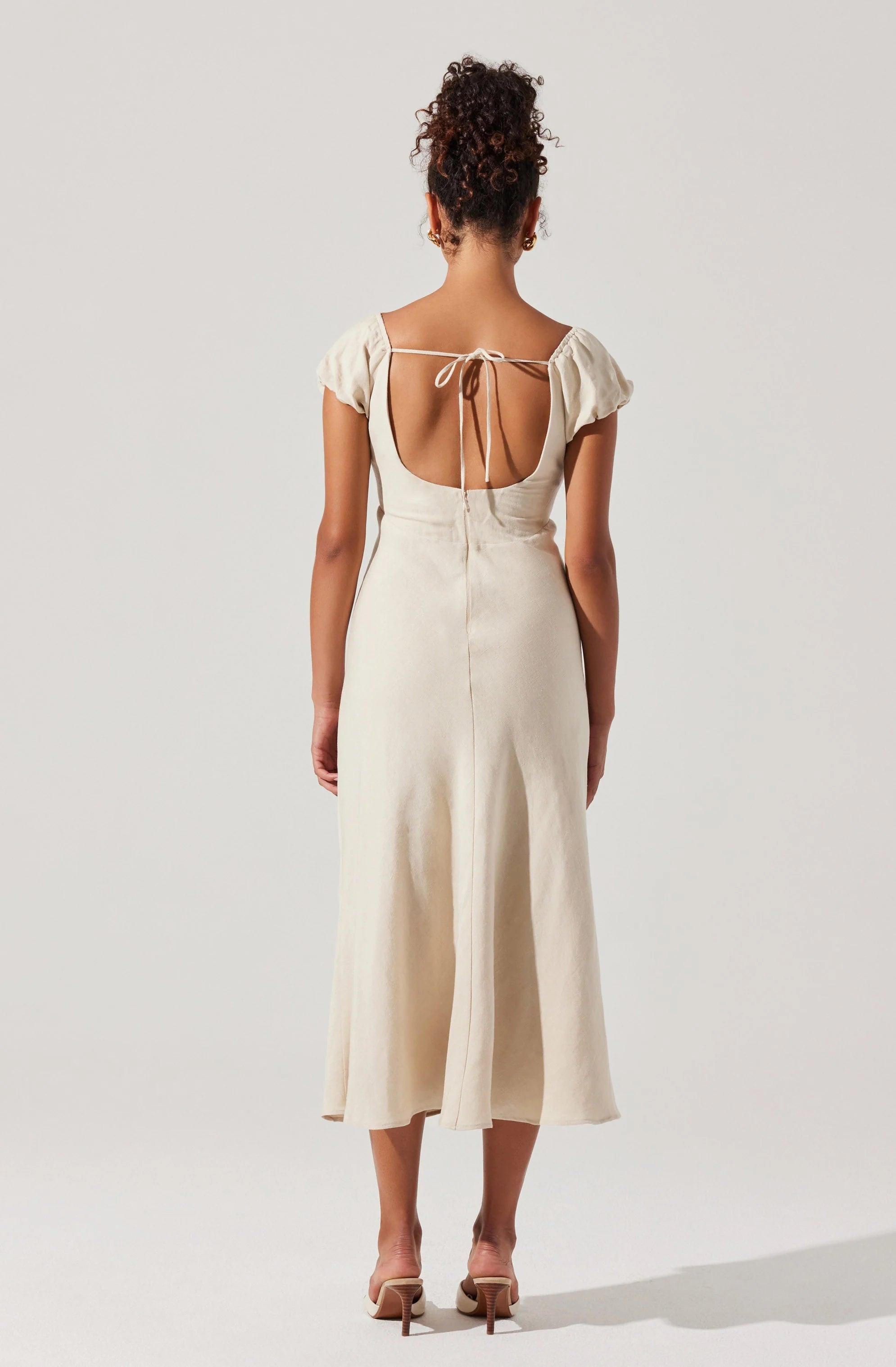 Leocadia Embroidered Puff Sleeve Dress