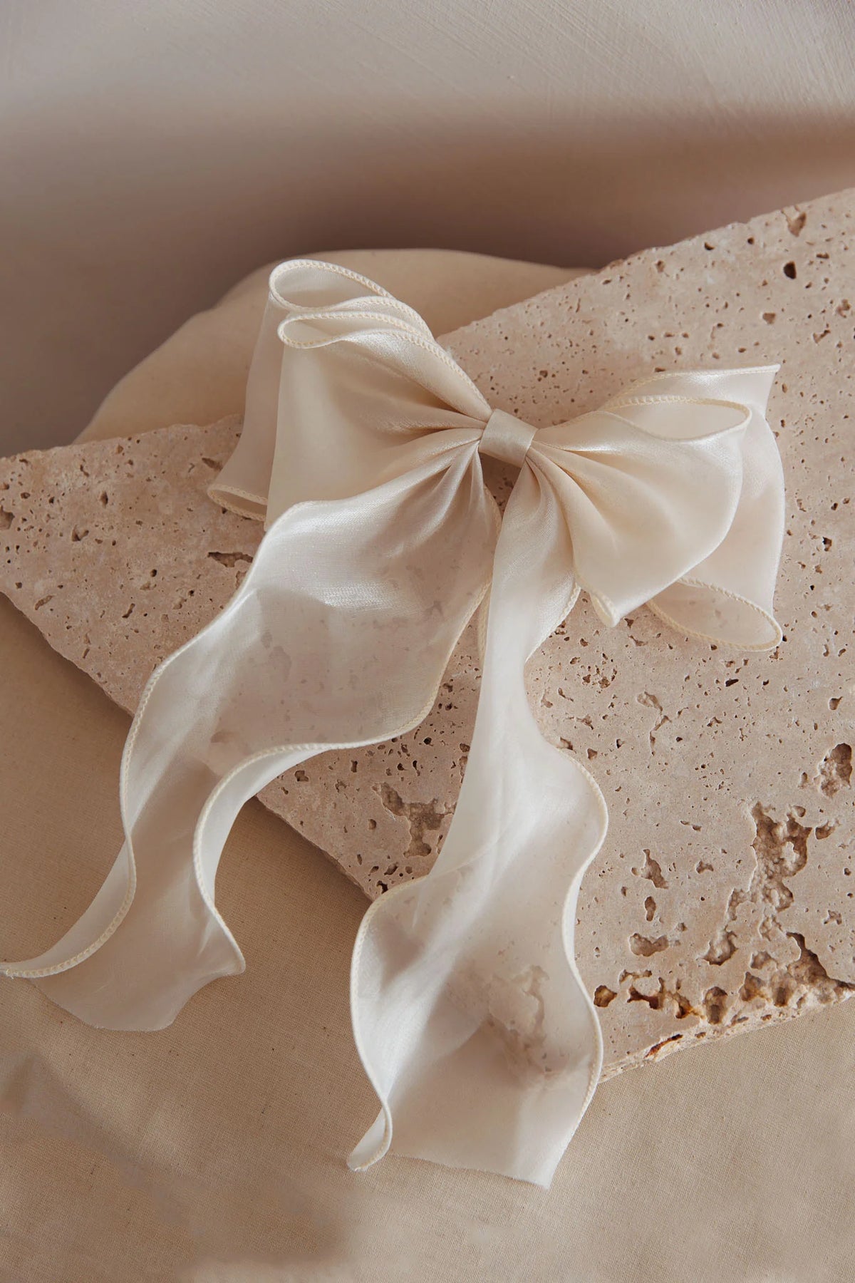 Misty Chiffon Bow Hairclip Champagne